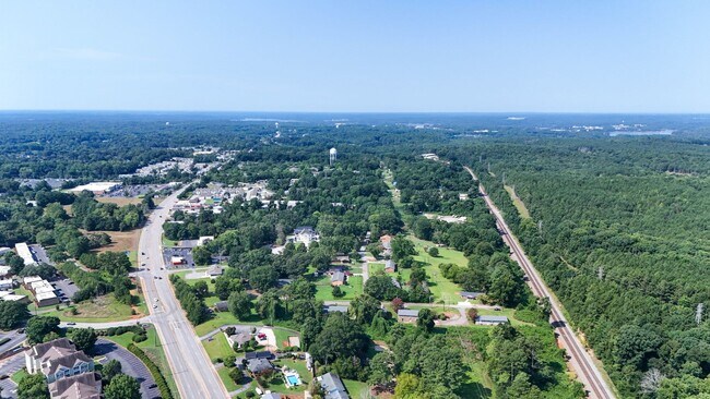 Building Photo - 123 Pecan St