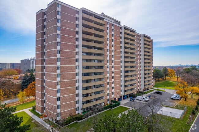 Building Photo - 120 Dundalk Dr