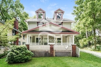 Building Photo - 670 Arbutus Ct