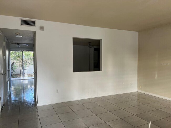 Foto del edificio - 5671 Charleston St