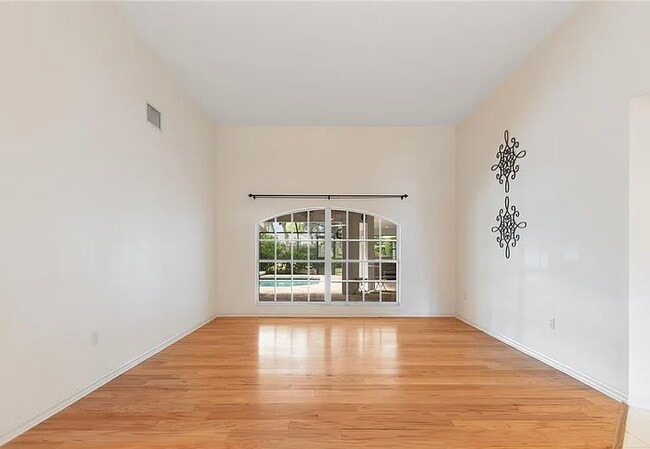 Building Photo - 3231 Parkwood Ct