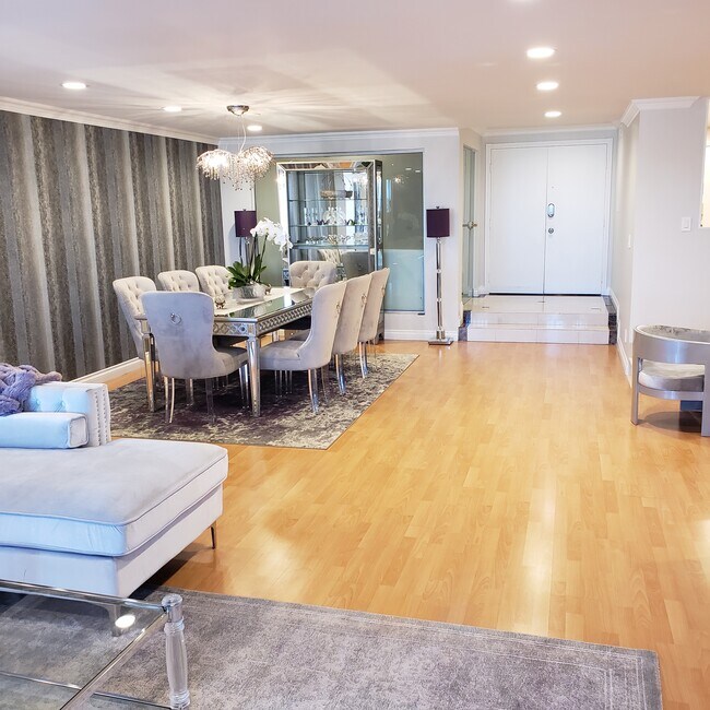 Dining room - 441 N Oakhurst Dr