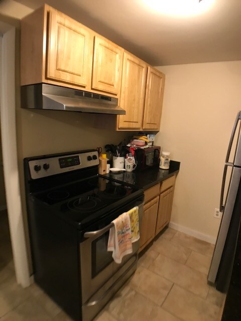 Building Photo - 385 Dorchester St