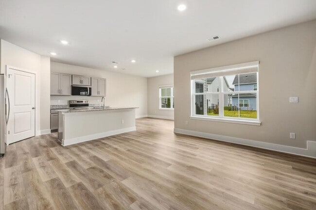 Building Photo - 226 Munsee Cir