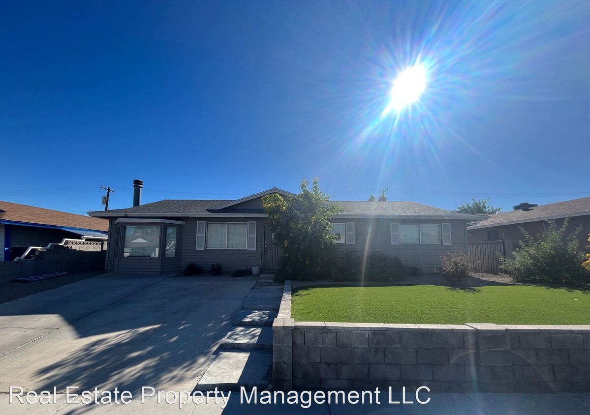 Primary Photo - 3 br, 2 bath House - 6425 Hill View Ave