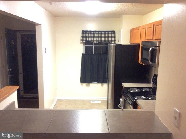 Building Photo - 1425 Golden Rod Ct