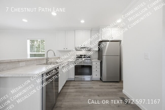 Building Photo - 7 Chestnut Path Ln