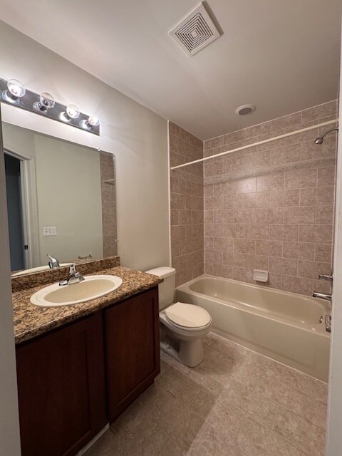 Foto del edificio - 8471 Towne Center Cir