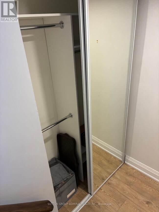 Photo du bâtiment - 32 Glenforest Dr