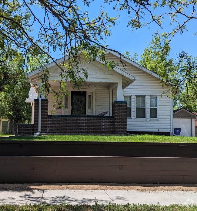 Building Photo - 1120 18th St