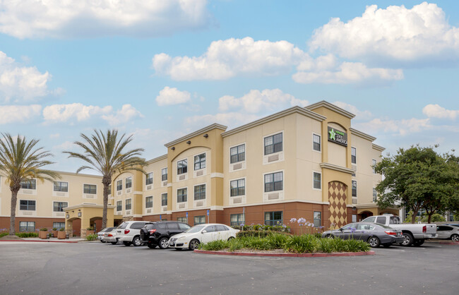 Building Photo - Furnished Studio-Orange County - Huntingto...