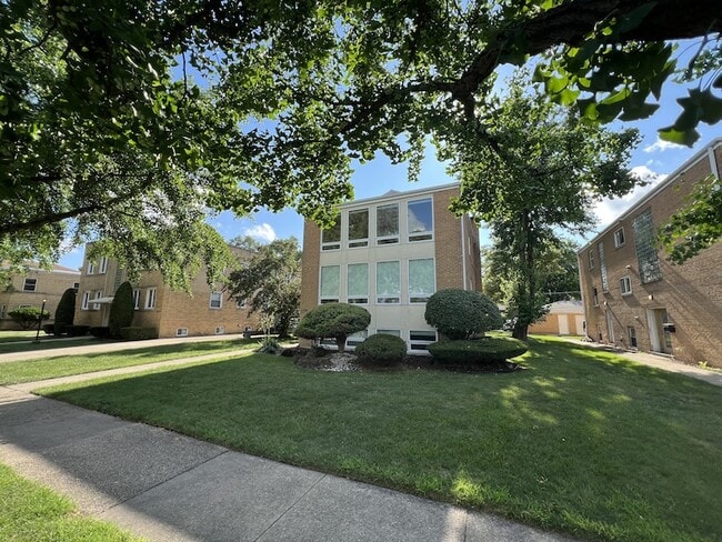 Building Photo - 3014 S Harlem Ave