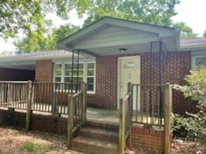 Building Photo - 104 Jackson Rd