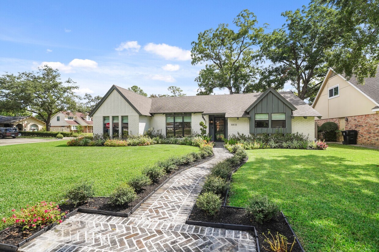 Foto principal - 4418 Grass Valley St