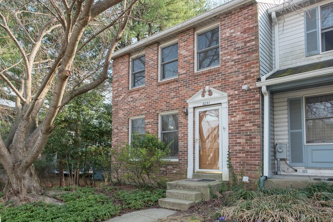 Building Photo - 6051 Cedar Wood Dr