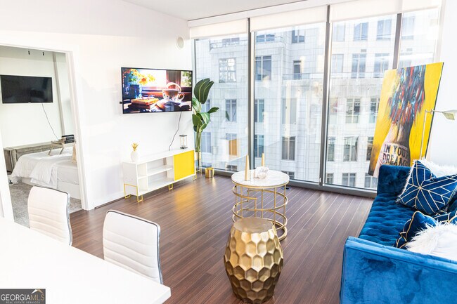 Foto del edificio - 3338 Peachtree Rd NE