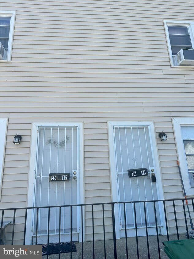 Primary Photo - 3510 Milford Ave