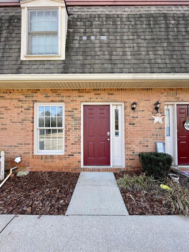 Foto del edificio - 3730 Old Flowery Branch Rd