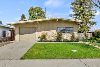 Building Photo - 704 W El Dorado Dr