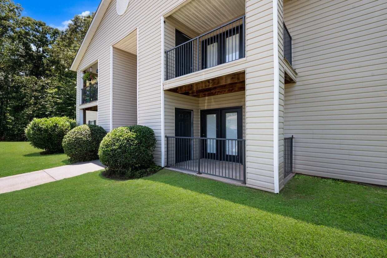Foto principal - Park Village Apartments