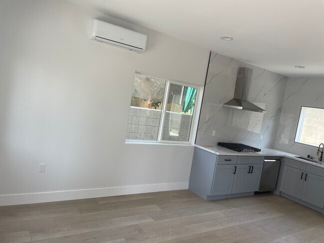 Foto del edificio - 2034 Wesleygrove Ave