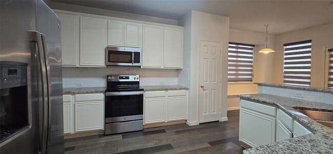 Foto del edificio - 818 Green Pond Dr