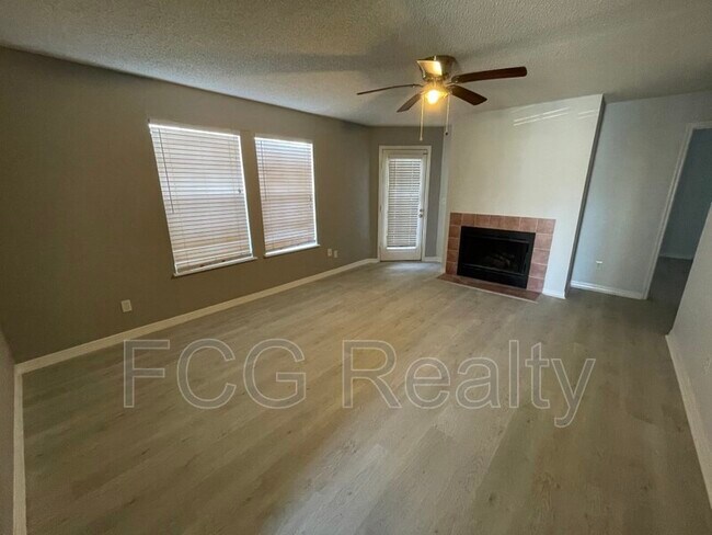 Foto del edificio - 5998 Westgate Dr
