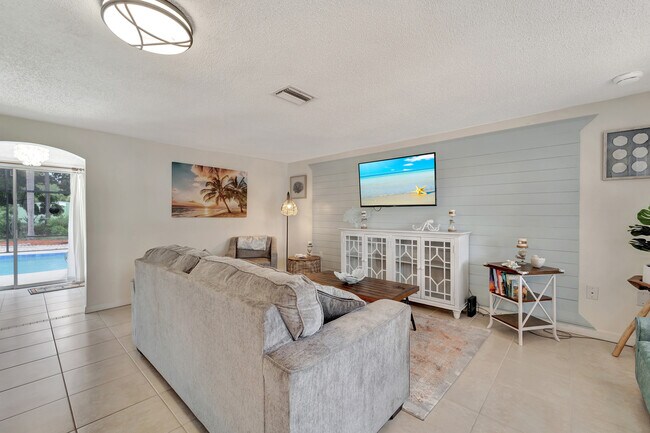 Foto del edificio - 540 Blackburn St