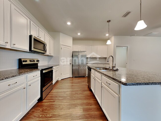 Building Photo - 11507 World Woods Court