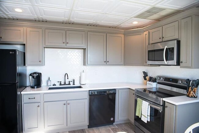 Foto del edificio - 2500 Executive Park Dr NW