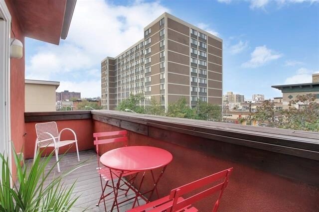 Building Photo - 369 1st St