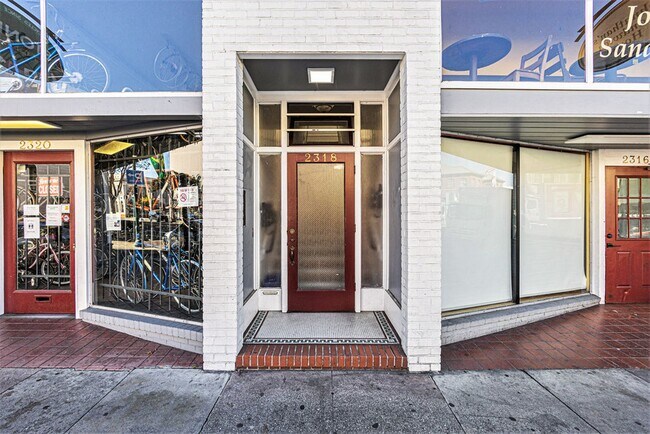 Foto del edificio - 2318 Santa Clara Ave