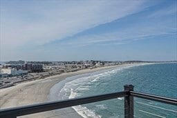 Building Photo - 62 Oceanside Dr