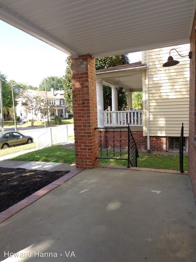 Building Photo - 4810 Colonial Ave
