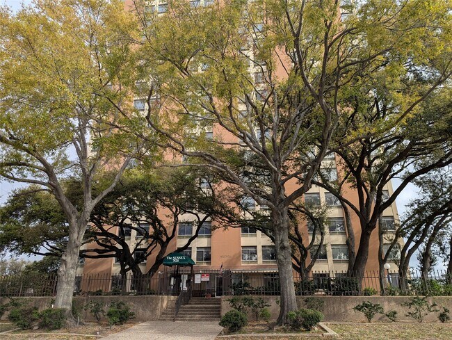 Foto del edificio - 7520 Hornwood Dr