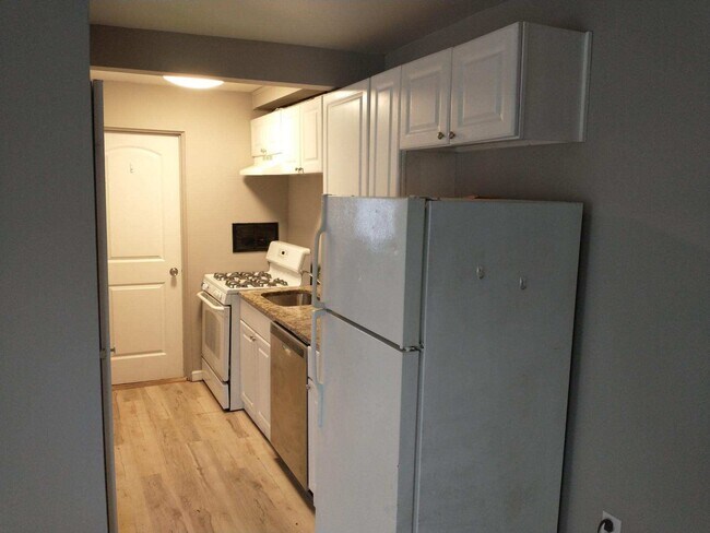 Sala de estar a la cocina - 74 W Moler St