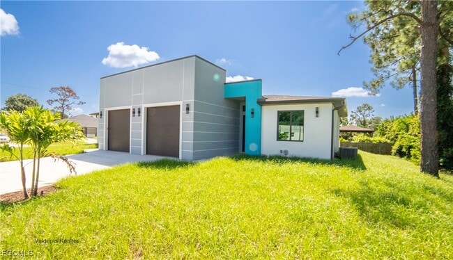 Foto del edificio - 2401-2403 Matena Ave S