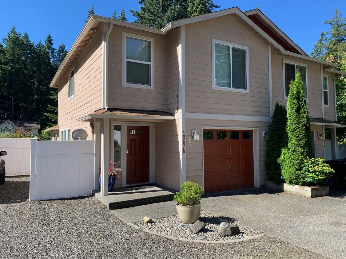 12674 Silverdale Way NW, Silverdale, WA 98383 Townhouse for Rent in