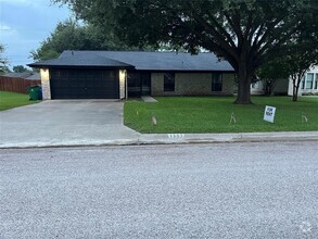 Building Photo - 1307 T H Johnson Dr