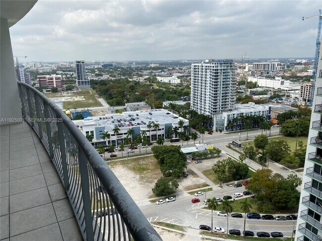 Foto del edificio - 1750 N Bayshore Dr