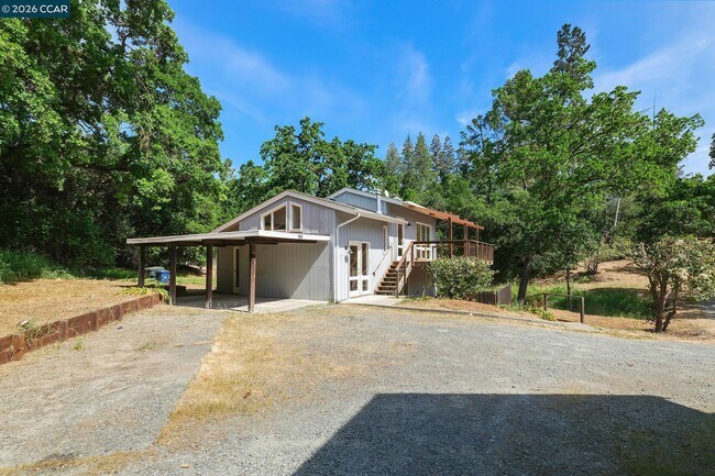 Foto del edificio - 165 Topaz Ln