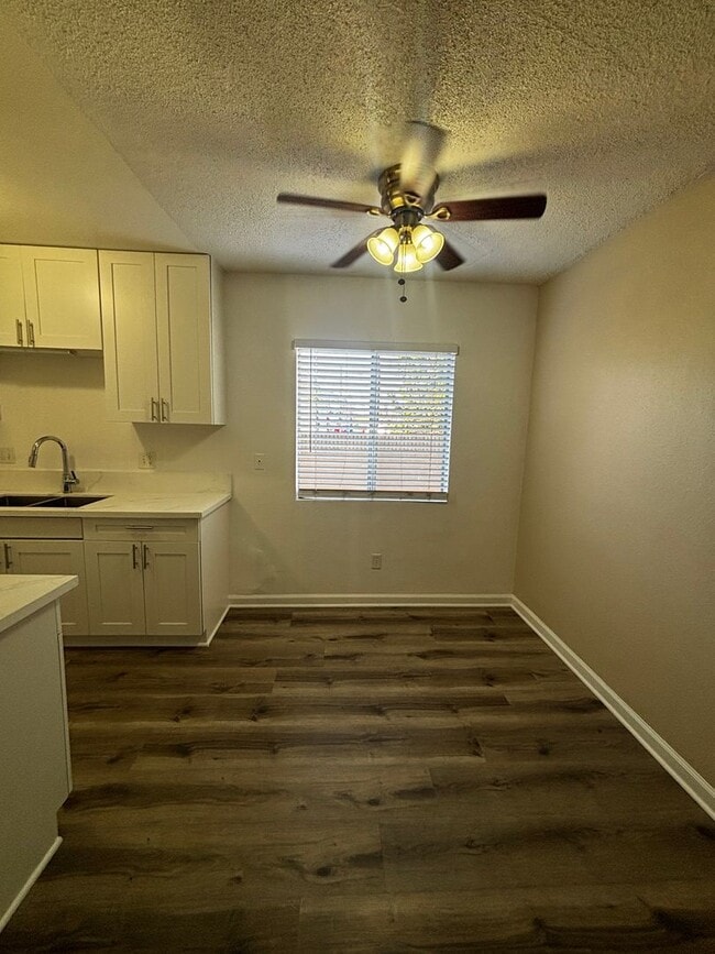 Interior Photo - .h16113