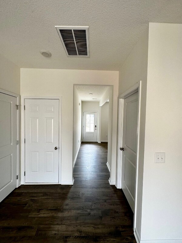 Foto del edificio - 2752 Minuteman Ln
