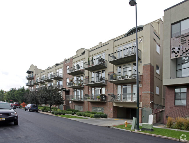 Building Photo - 3201 Shoshone St