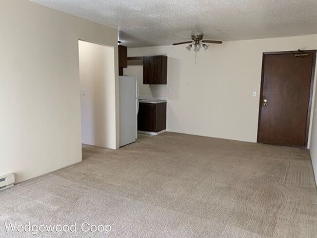 Foto del edificio - 2555-2557 Wedgewood Rd