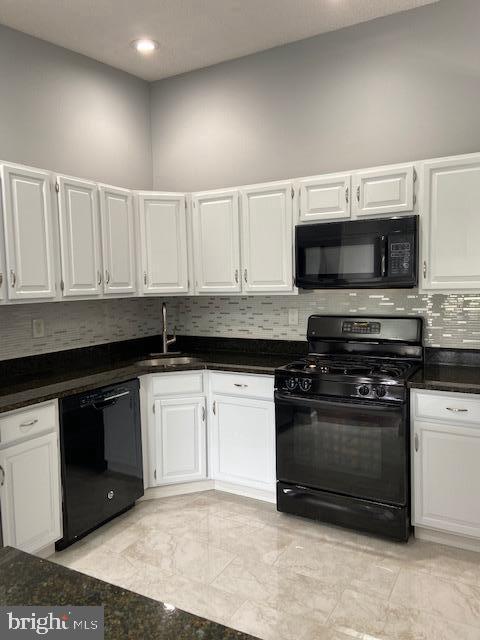 Foto del edificio - 58 Versailles Ct