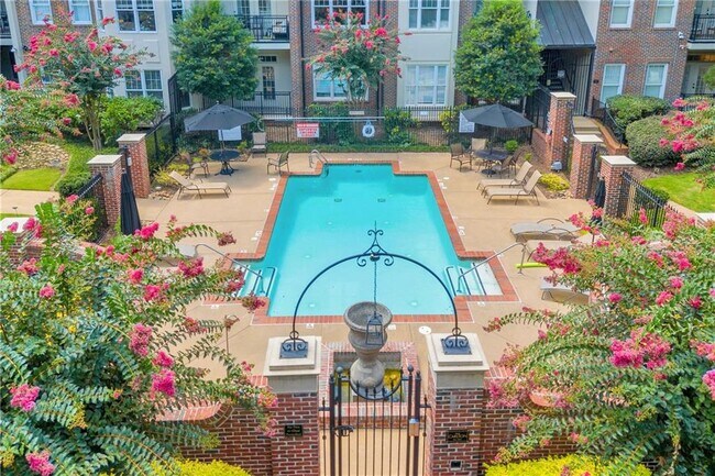 Foto del edificio - 825 Highland Ln NE