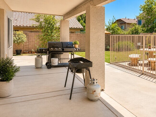 Foto del edificio - 5644 N Rattler Way