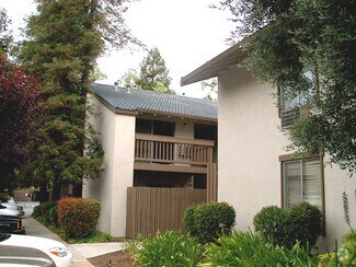 Building Photo - 2734 Oak Rd. #62