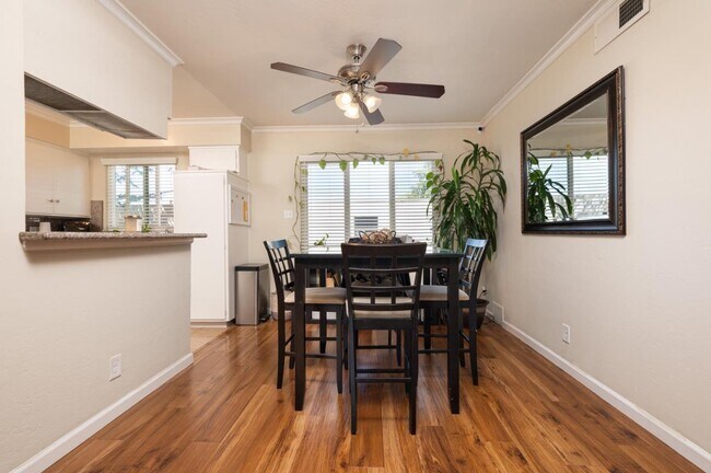 Building Photo - 1561 Marina Ct